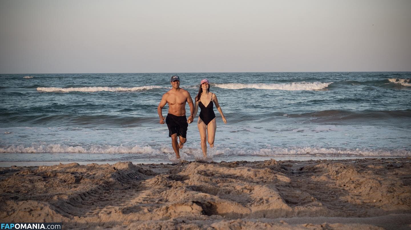 Maria Andrea / andreamezac / https: Nude OnlyFans  Leaked Photo #11