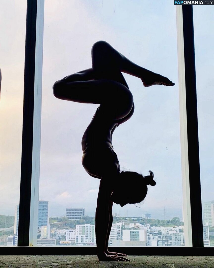 Maria León / mmmarieleon / sargentoleon Nude OnlyFans  Leaked Photo #8