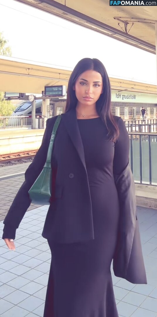 Mariamalkk Nude OnlyFans  Leaked Photo #1