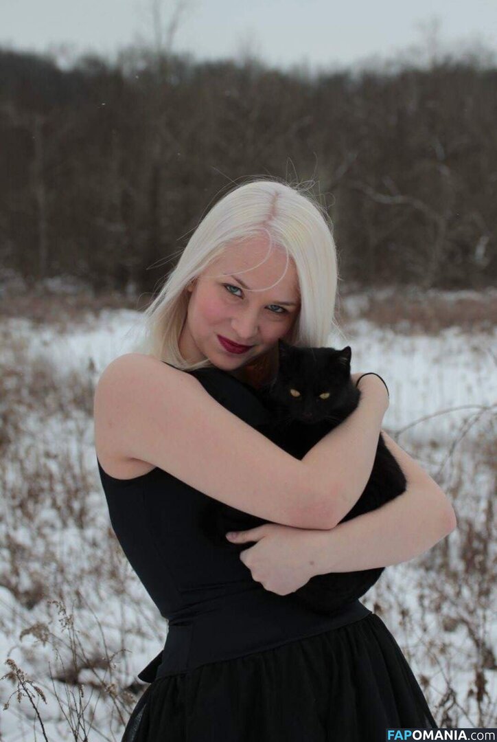 maribeth / maribethrosie Nude OnlyFans  Leaked Photo #1