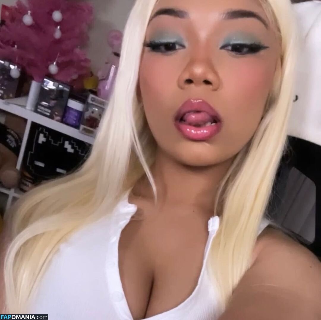 MARI / killm4ri / mariiiisel Nude OnlyFans  Leaked Photo #2