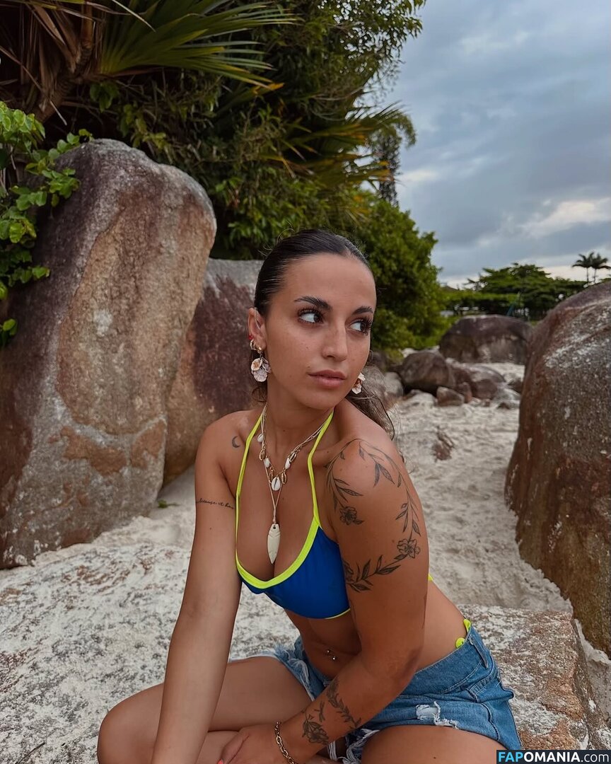 Martina Catini / MartinaCatini2 / Martu Catini / https: / marttucatini Nude OnlyFans  Leaked Photo #2