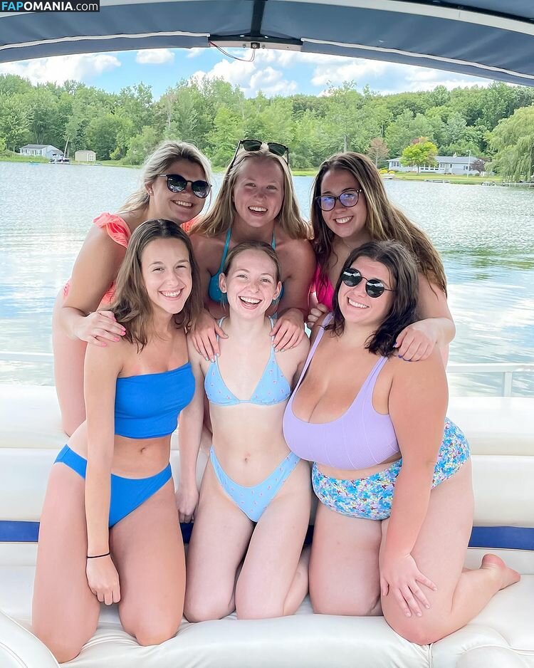 Maura / maurahiggins / pennyliciouss Nude OnlyFans  Leaked Photo #8