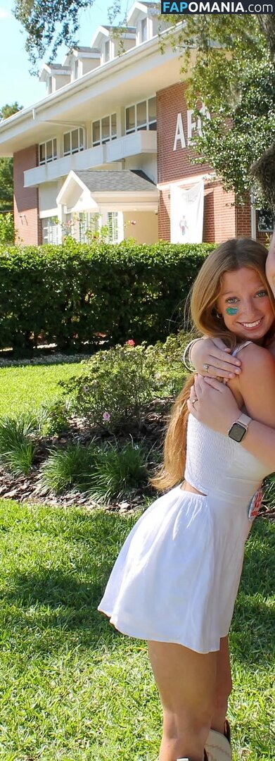 McCoy / mccoy_penland Nude OnlyFans  Leaked Photo #2