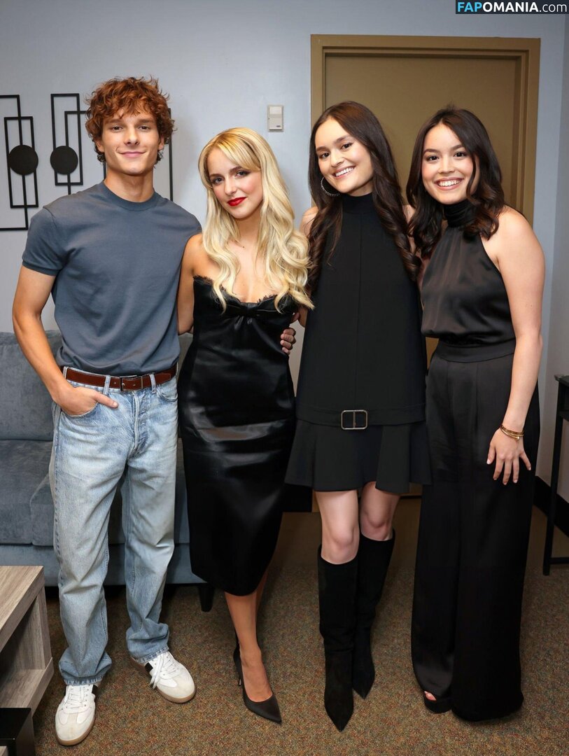 Mckenna Grace / mckennagrace / mckennagraceful Nude OnlyFans  Leaked Photo #154