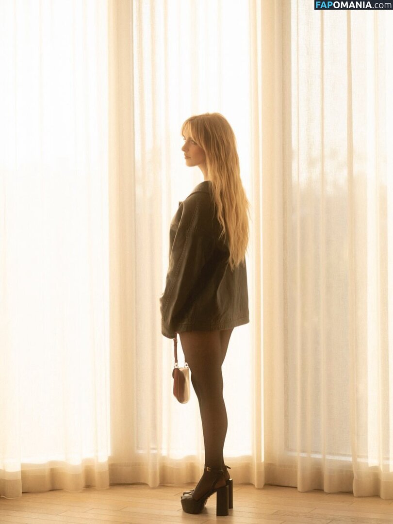 Mckenna Grace / https: / mckennagrace / mckennagraceful Nude OnlyFans  Leaked Photo #248