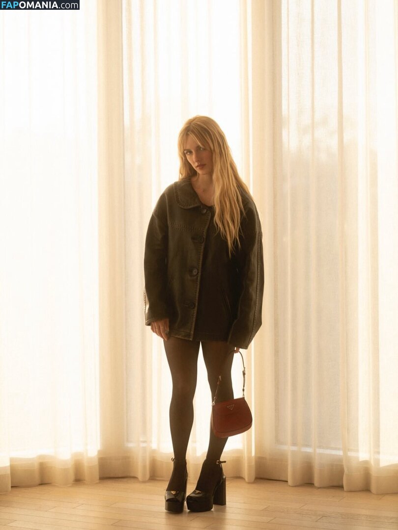 Mckenna Grace / https: / mckennagrace / mckennagraceful Nude OnlyFans  Leaked Photo #249