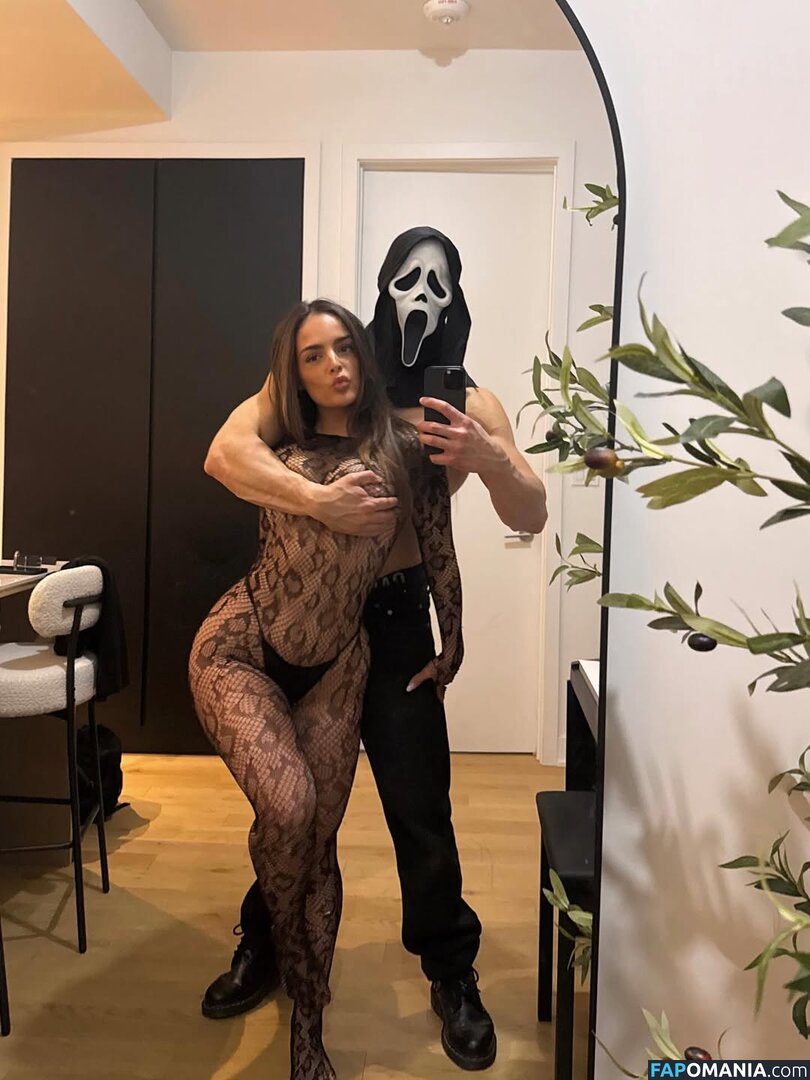 Megane Belanger / mbelangerfrisina / megane__belanger Nude OnlyFans  Leaked Photo #2
