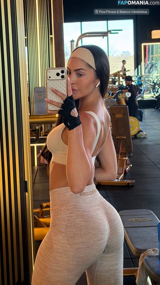 Melania Puntas / https: / itsmelaniapuntas Nude OnlyFans  Leaked Photo #4