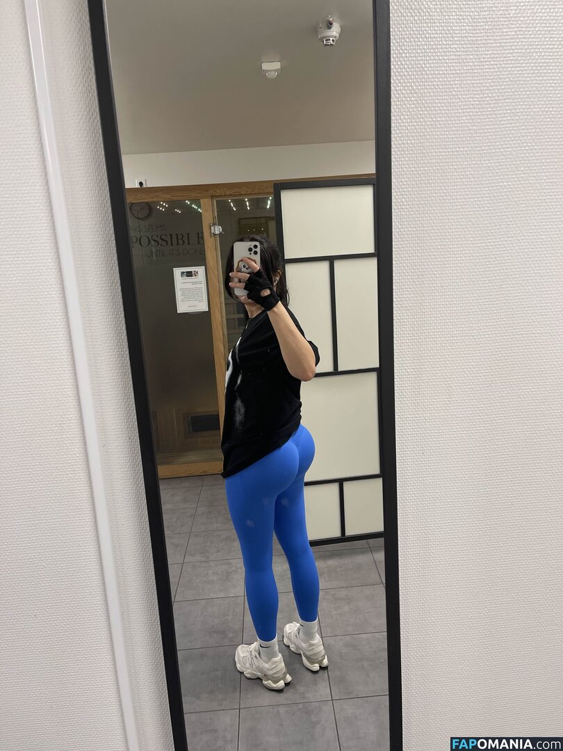 Melisae / https: / melisaciftci Nude OnlyFans  Leaked Photo #2