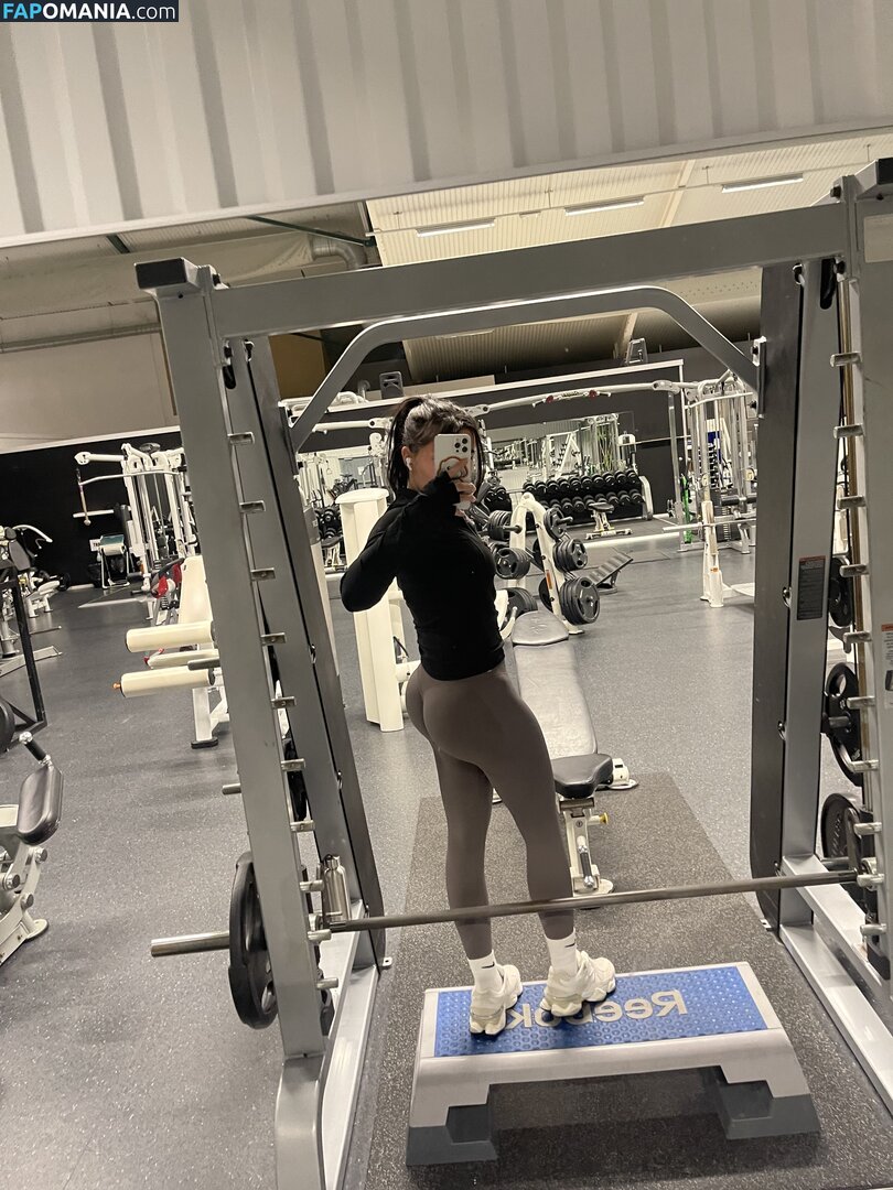 Melisae / https: / melisaciftci Nude OnlyFans  Leaked Photo #3