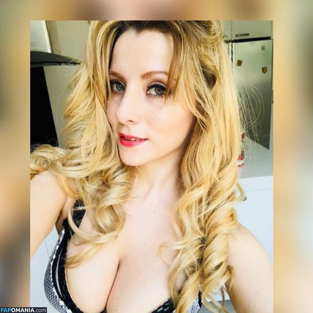 Mercedes Regina / mercedesreginaofi Nude OnlyFans  Leaked Photo #14
