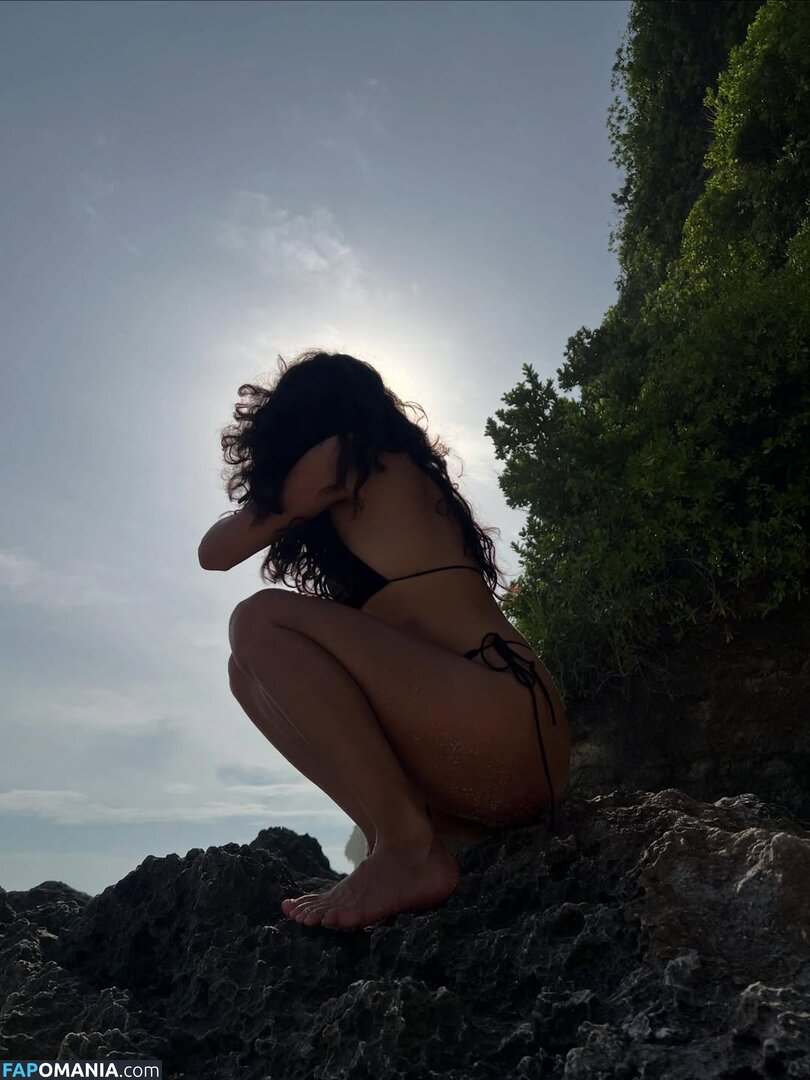 Michelle Andrade / https: / mish_andrade / mishvirmish Nude OnlyFans  Leaked Photo #1