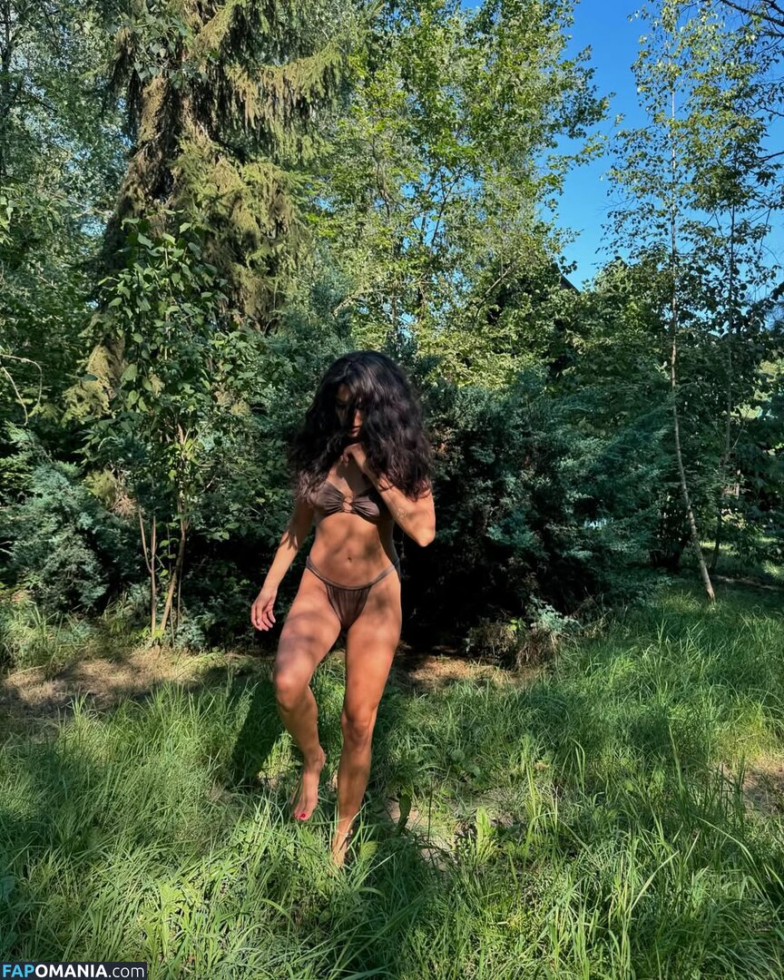 Michelle Andrade / https: / mish_andrade / mishvirmish Nude OnlyFans  Leaked Photo #3