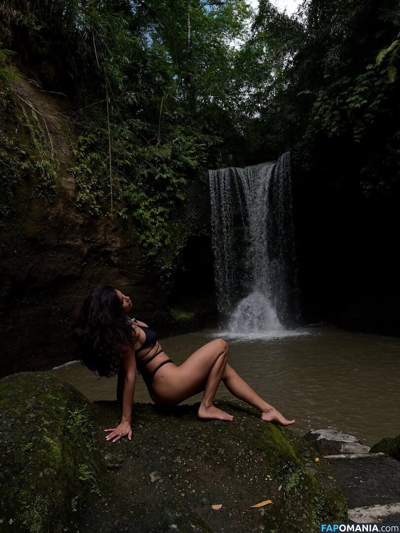 Michelle Andrade / https: / mish_andrade / mishvirmish Nude OnlyFans  Leaked Photo #13