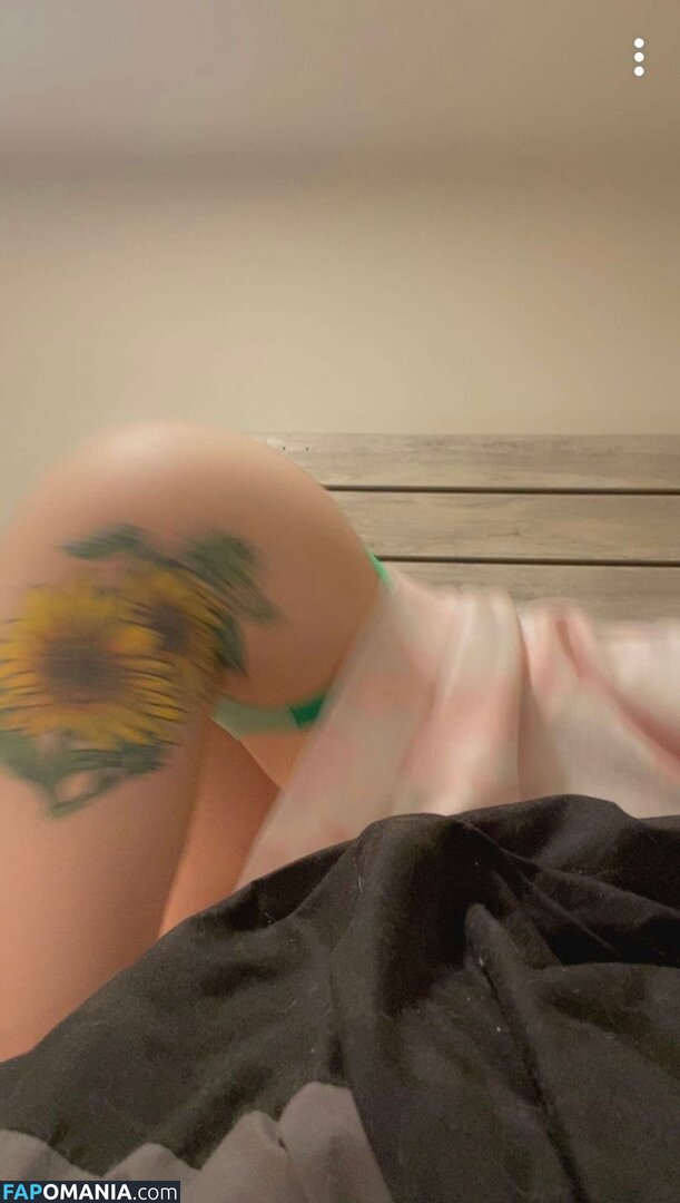Mikaya / mikachukaylaroo Nude OnlyFans  Leaked Photo #5