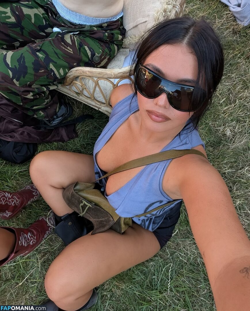 Millie Hannah / explicittbabe / milliehannahhh Nude OnlyFans  Leaked Photo #3