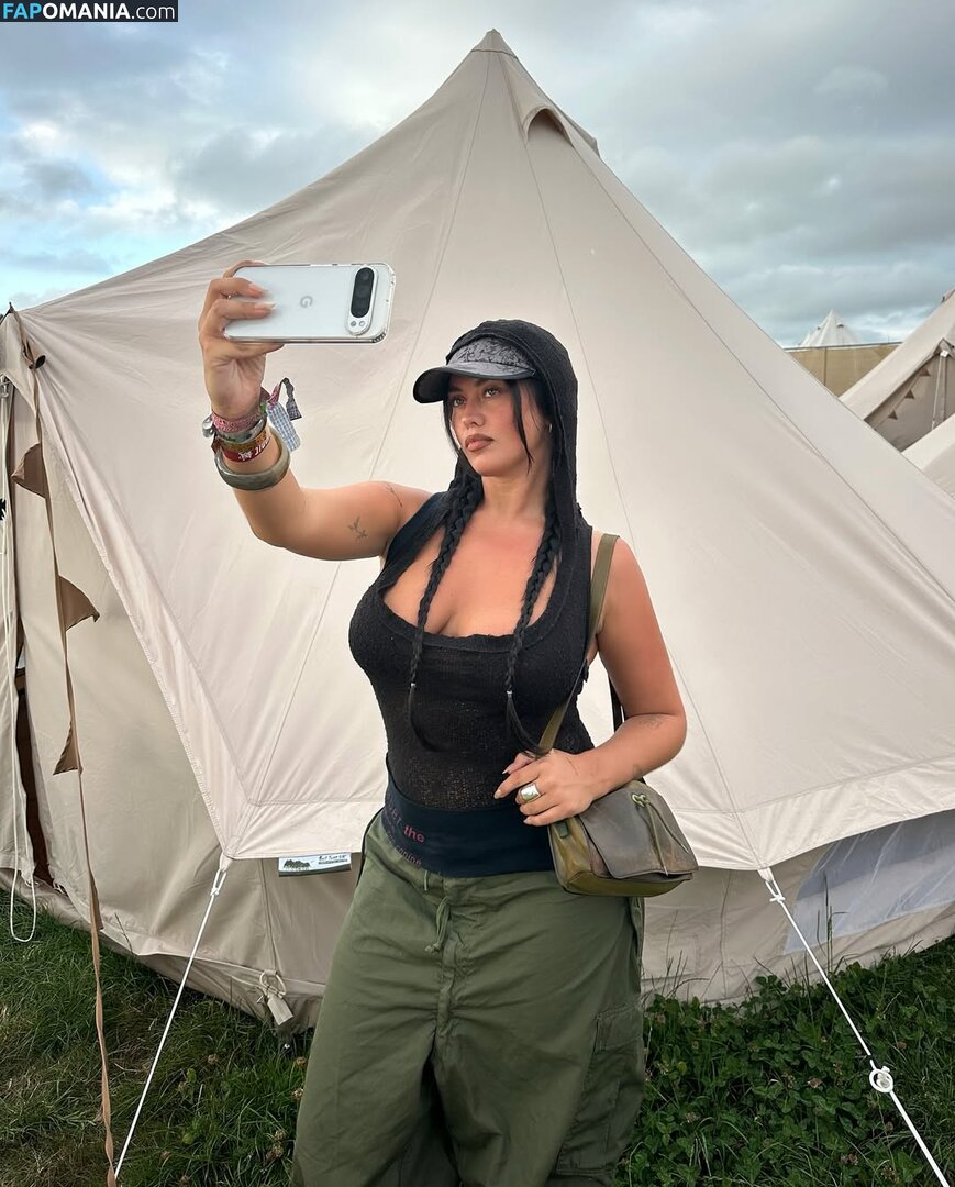 Millie Hannah / explicittbabe / milliehannahhh Nude OnlyFans  Leaked Photo #4