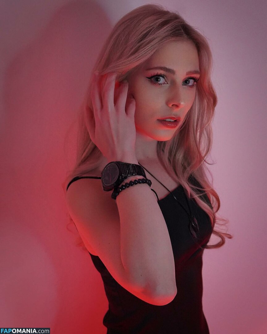 Milschbaum / Sonja / https: Nude OnlyFans  Leaked Photo #1