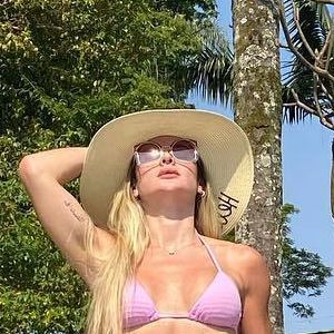 Mirella Santos