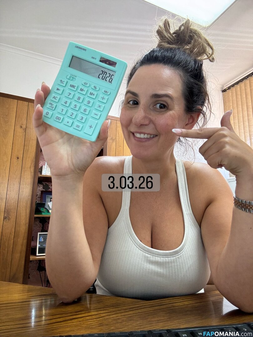 MILF Online Accountant / Miriam Holme / miriamholme Nude OnlyFans  Leaked Photo #18
