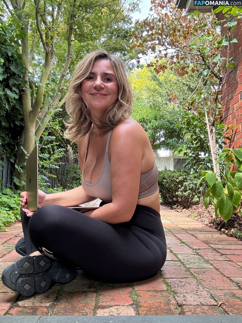 MILF Online Accountant / Miriam Holme / miriamholme Nude OnlyFans  Leaked Photo #20