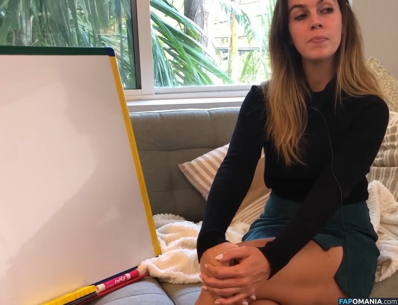 Miss Bell ASMR / missbellasmr Nude OnlyFans  Leaked Photo #2