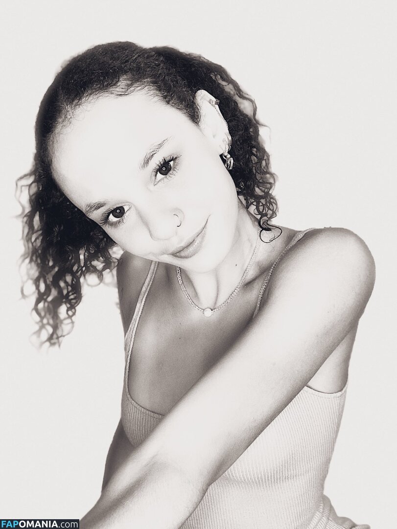 Mayliene / MissFairy Nude OnlyFans  Leaked Photo #2