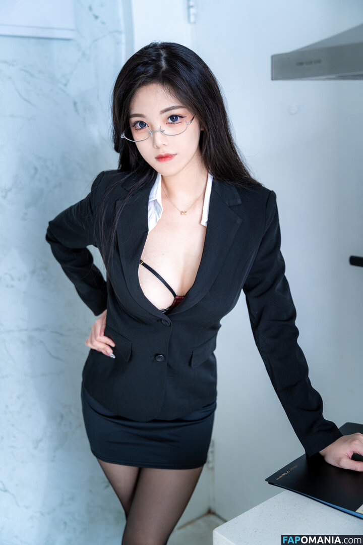 1357046erty / Mizhi_mao / mizhimaoqiu / mizhimiaoqiu / 蜜汁猫裘 Nude OnlyFans  Leaked Photo #40