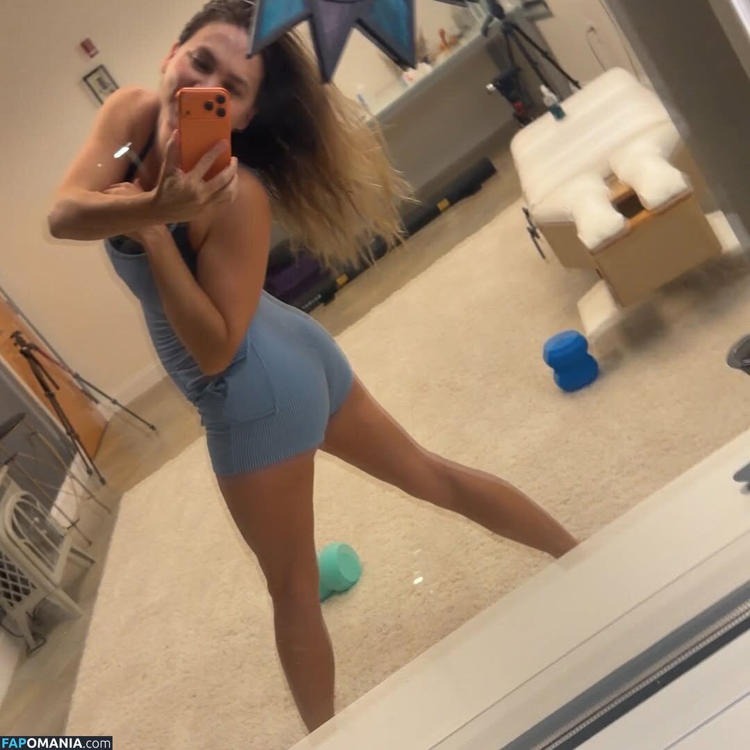 Brenda Mondragon / Mondragon Chiropractic / chiro_dragon Nude OnlyFans  Leaked Photo #54