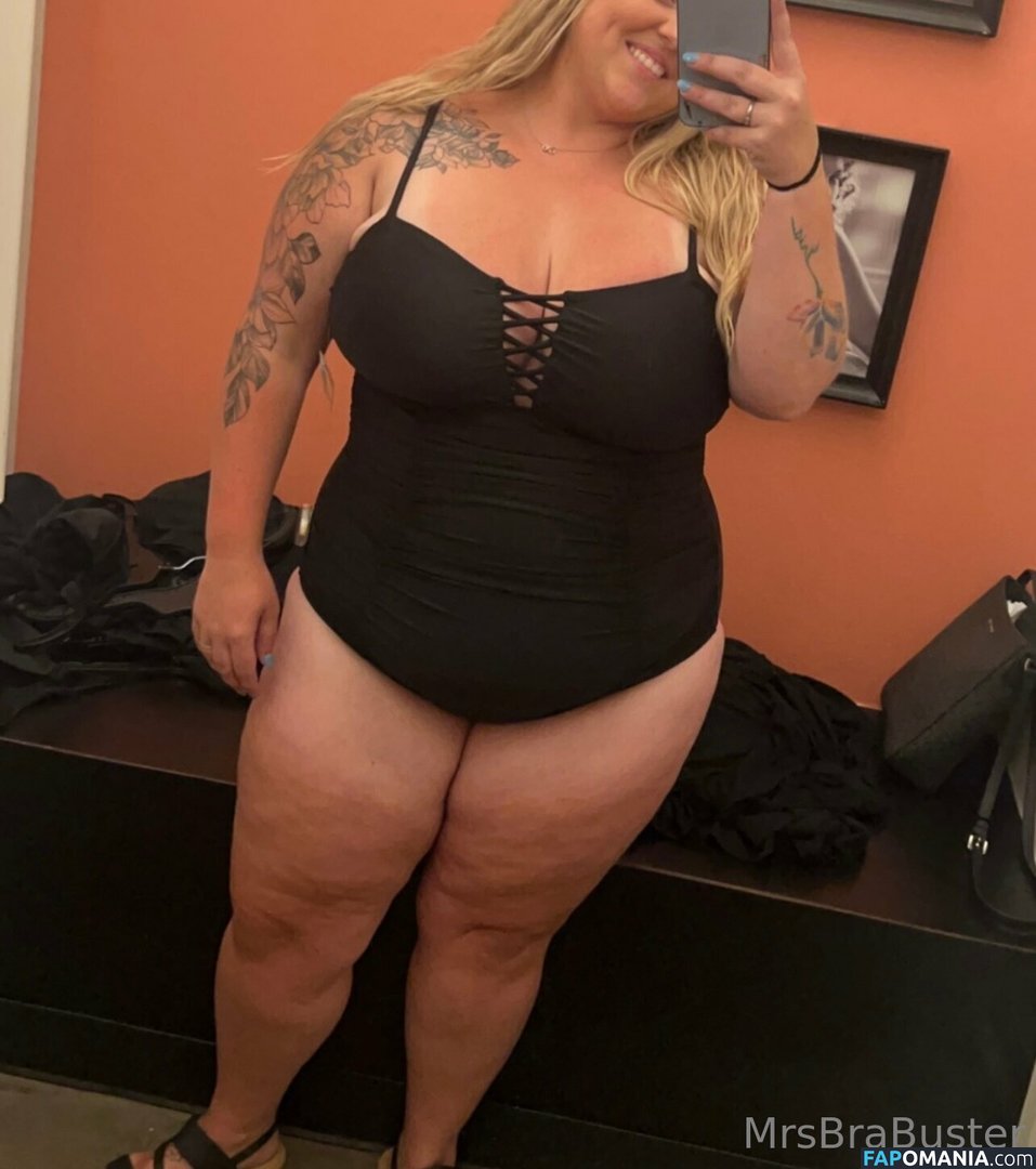 missamerrrickaa / mrs_bra_buster Nude OnlyFans  Leaked Photo #35