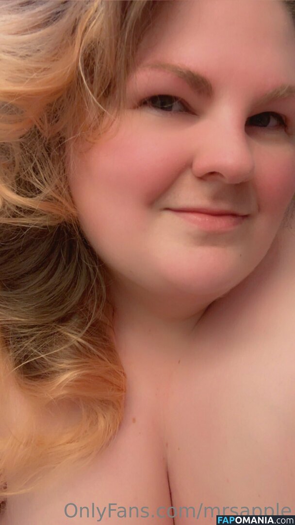 mrsapple / therealmrsapple Nude OnlyFans  Leaked Photo #1