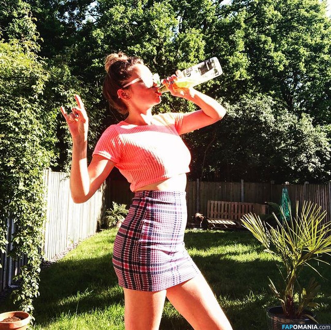 Munecat / https: / munecatmusic Nude OnlyFans  Leaked Photo #2