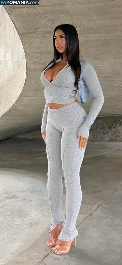 Mya Mills / https: / myamills / myamills9 Nude OnlyFans  Leaked Photo #8