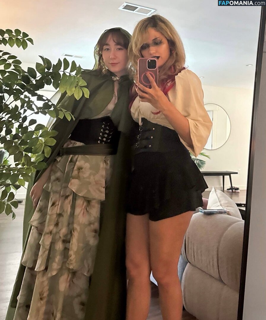 Myssacat / mysaaat Nude OnlyFans  Leaked Photo #1
