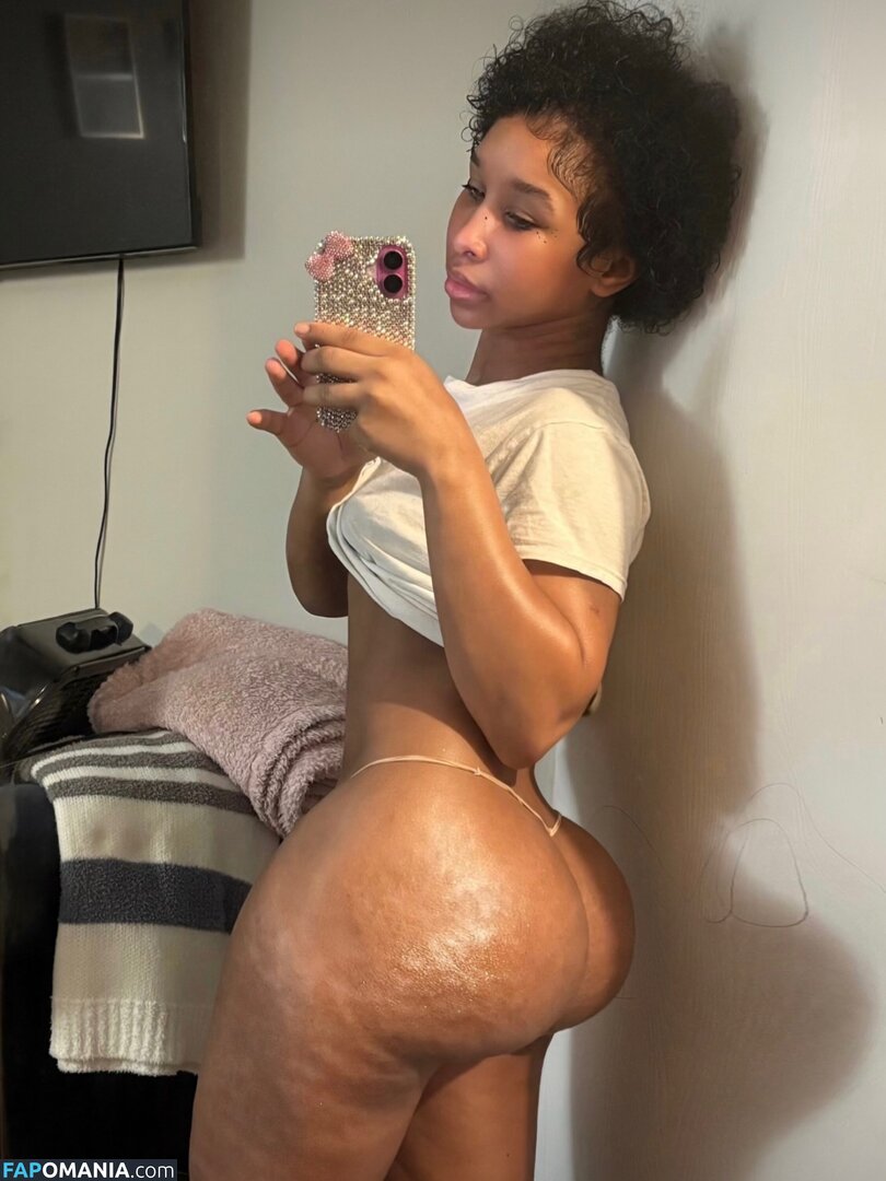 Naebxaa / boujeeea Nude OnlyFans  Leaked Photo #2