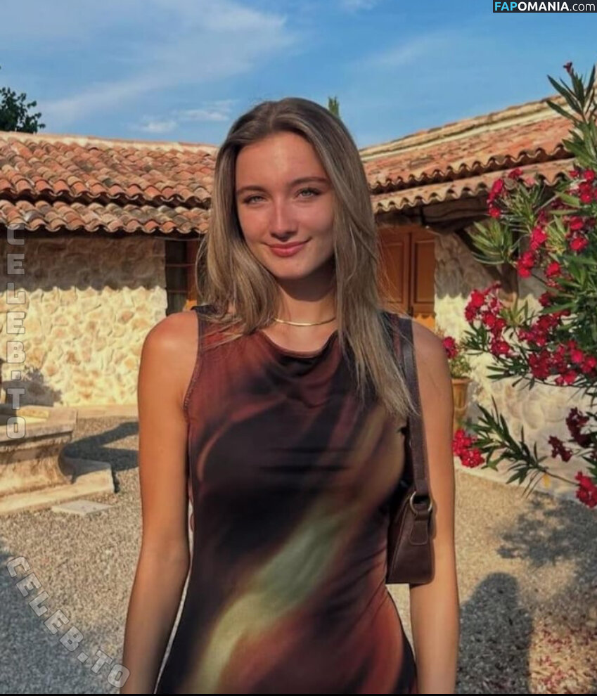 Nanou Asmr / nanou.philips / nanouphilips Nude OnlyFans  Leaked Photo #1