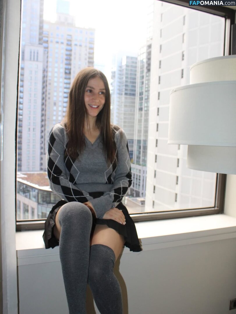 Nashla / Nashlabogaert__ / https: / nashla22 Nude OnlyFans  Leaked Photo #2