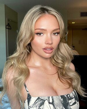 Natalie Alyn Lind