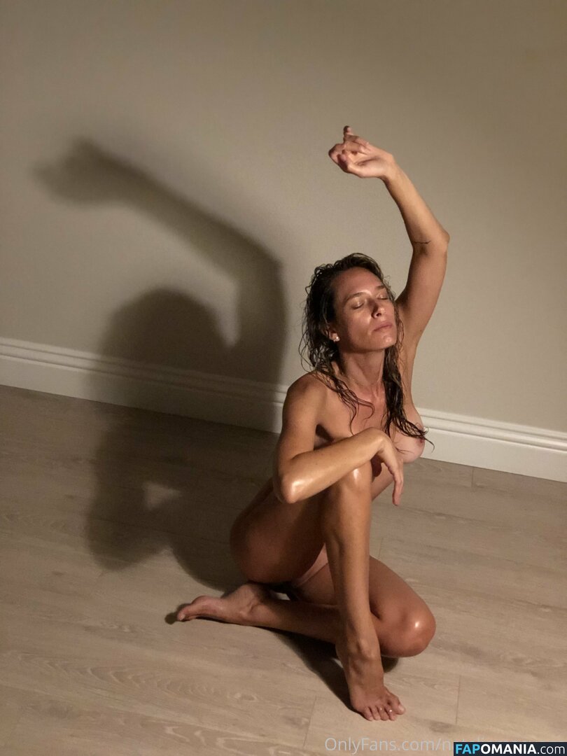 Nataliemaeyoga / thats_so_mae Nude OnlyFans  Leaked Photo #5