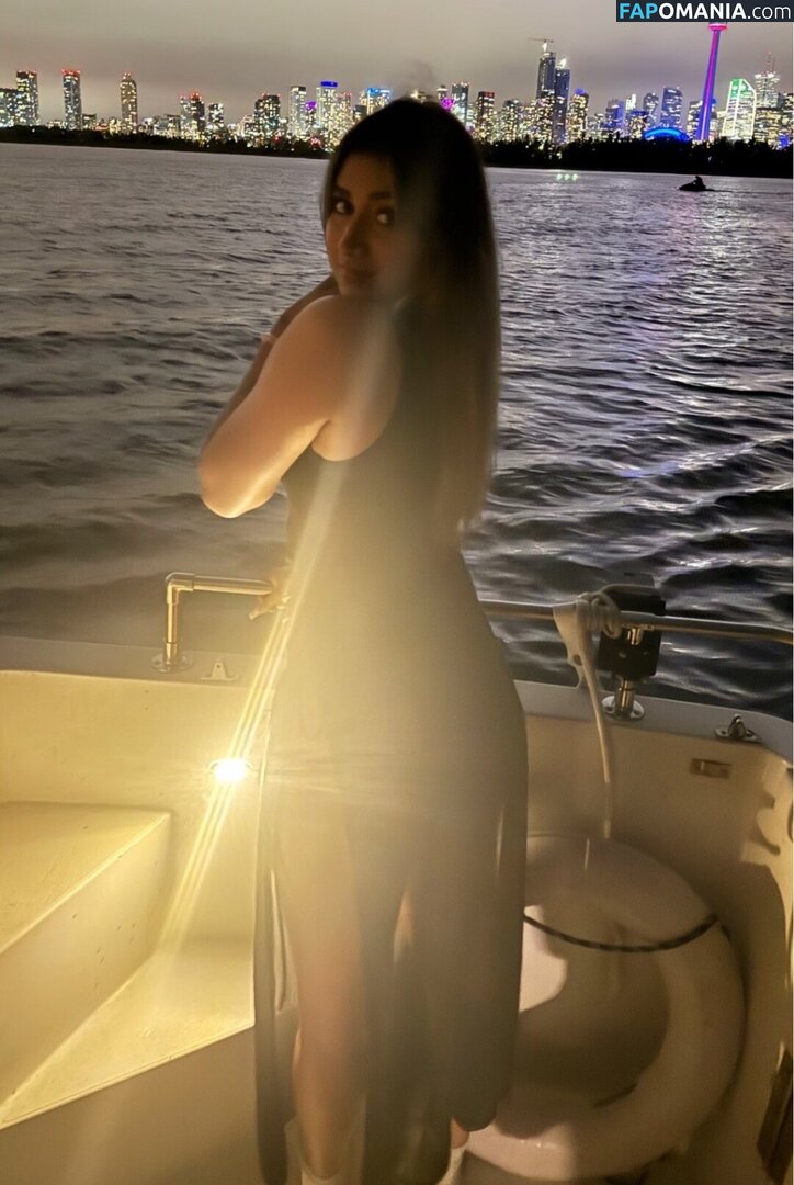 Navpreet Gotara / navpreetg_ Nude OnlyFans  Leaked Photo #3
