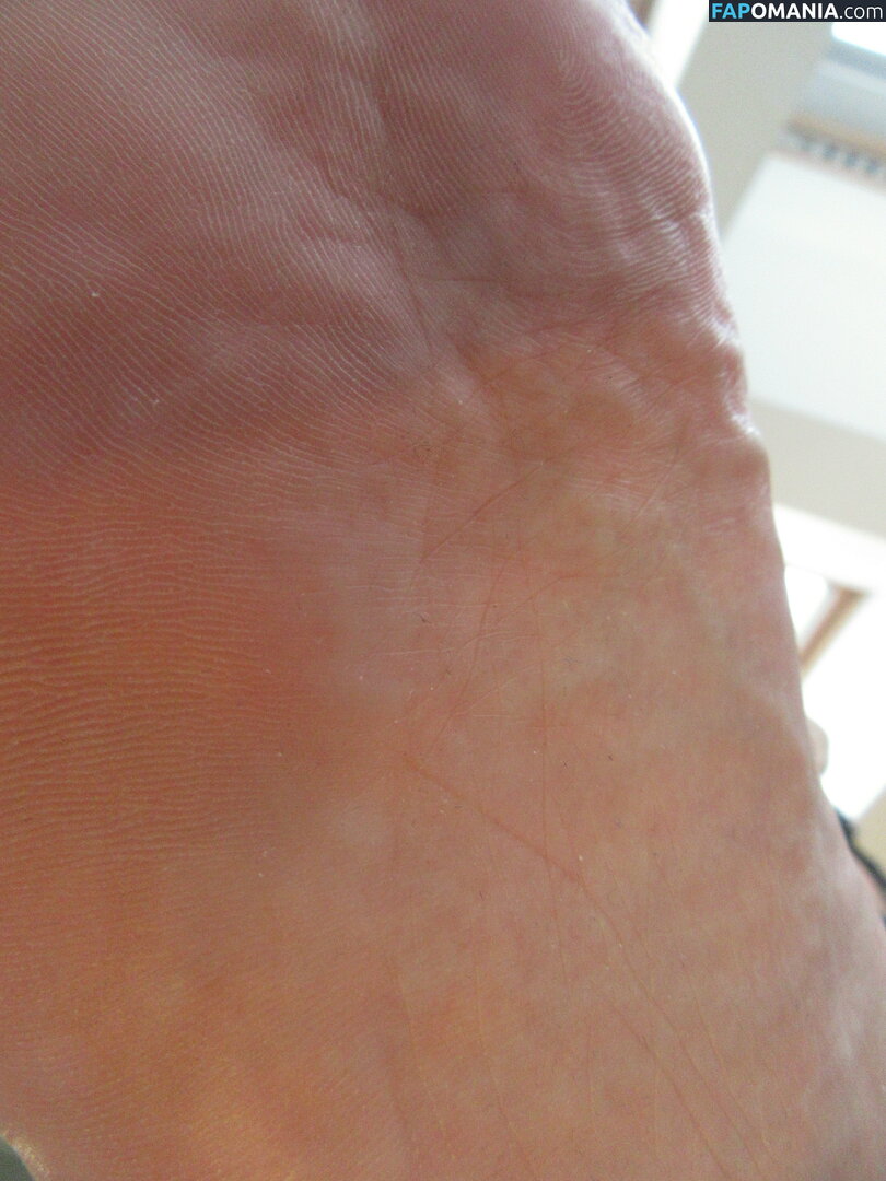feet.ofneola / neolasoles Nude OnlyFans  Leaked Photo #18