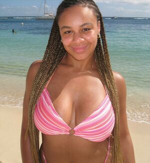 Nia Sioux