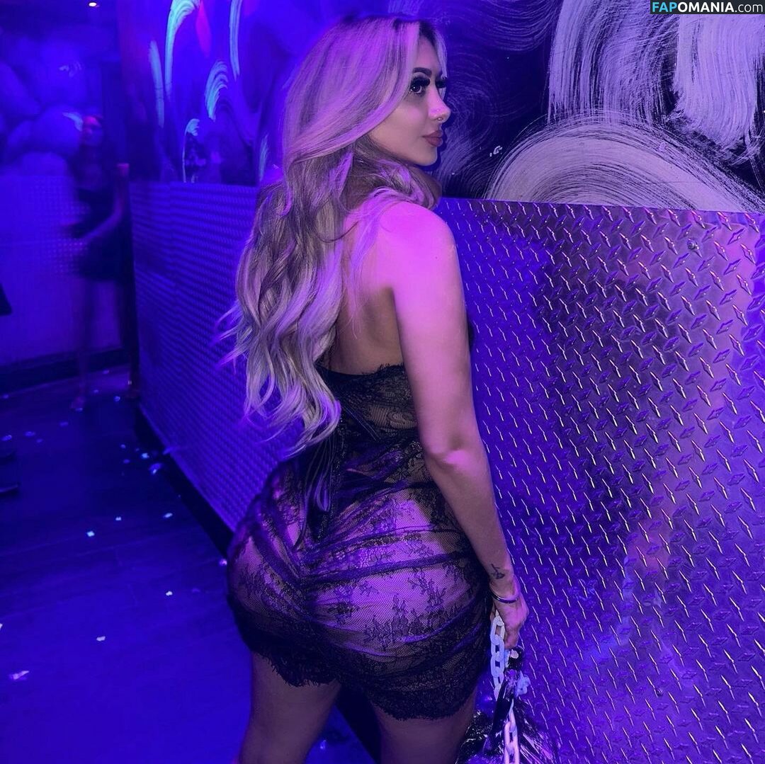 mskittycattt / nfornicolee / niccoolee_xo Nude OnlyFans  Leaked Photo #2