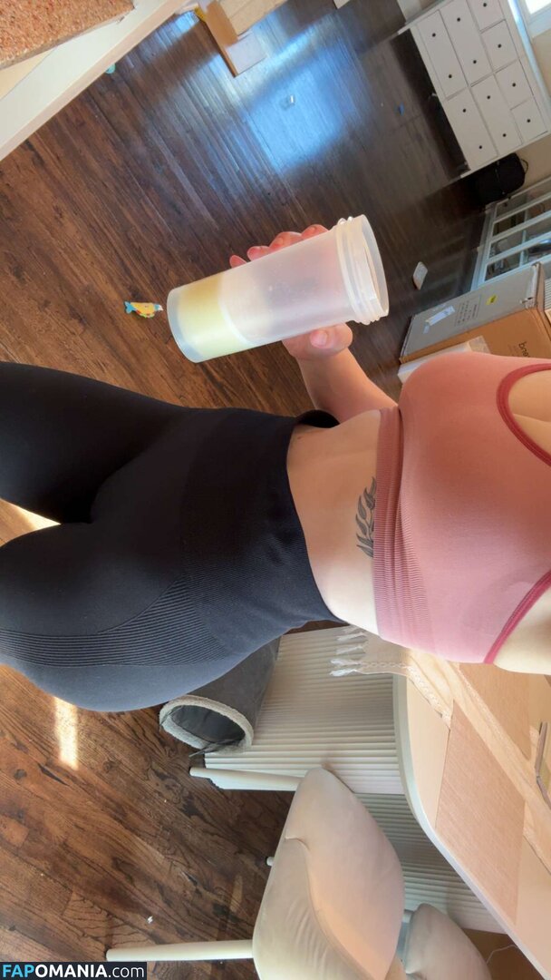 Nikki Woods / nikki_neko / nikkiwoodss Nude OnlyFans  Leaked Photo #3