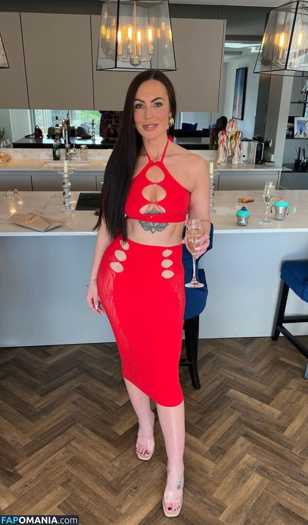 NikkiLouise_87 Nude OnlyFans  Leaked Photo #1
