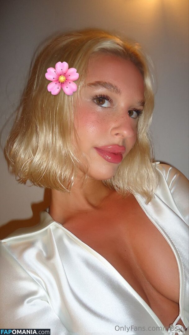 arisnsnn / hhiddengem / nissyy / thewhiskeymol Nude OnlyFans  Leaked Photo #4