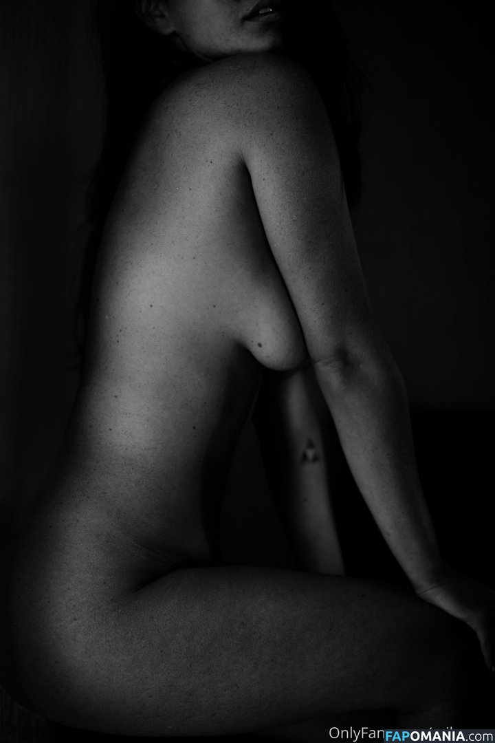 Nour Guiga / noor.g / nornaiysha / nour_guiga Nude OnlyFans  Leaked Photo #6