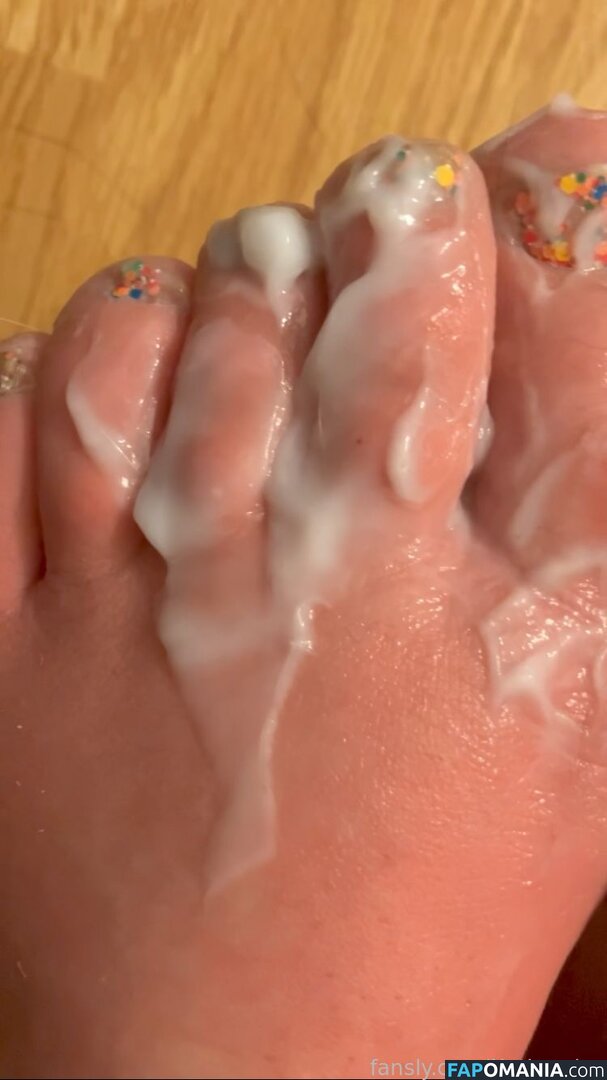 Nythaedra / https: / nythvtuber Nude OnlyFans  Leaked Photo #1