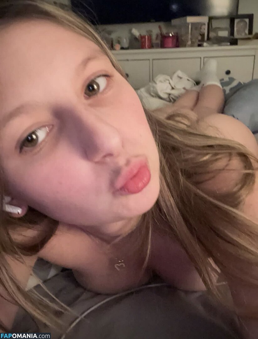 Oceanne Bergeron / https: / oceane_bergeron / oceannexoxo / ocebergeron / ocebergeron... Nude OnlyFans  Leaked Photo #4